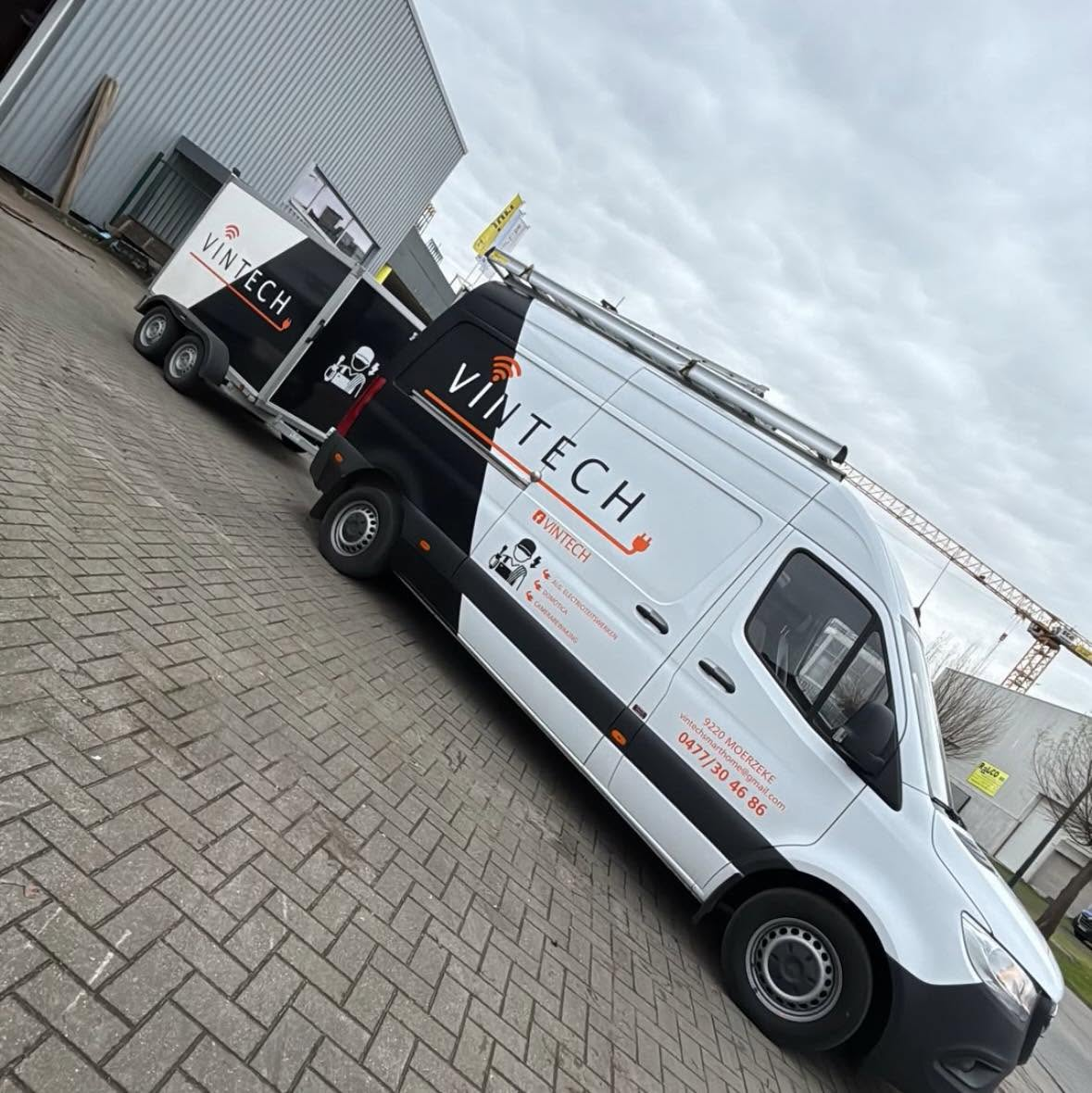 Vintech bestelwagen en aanhanger