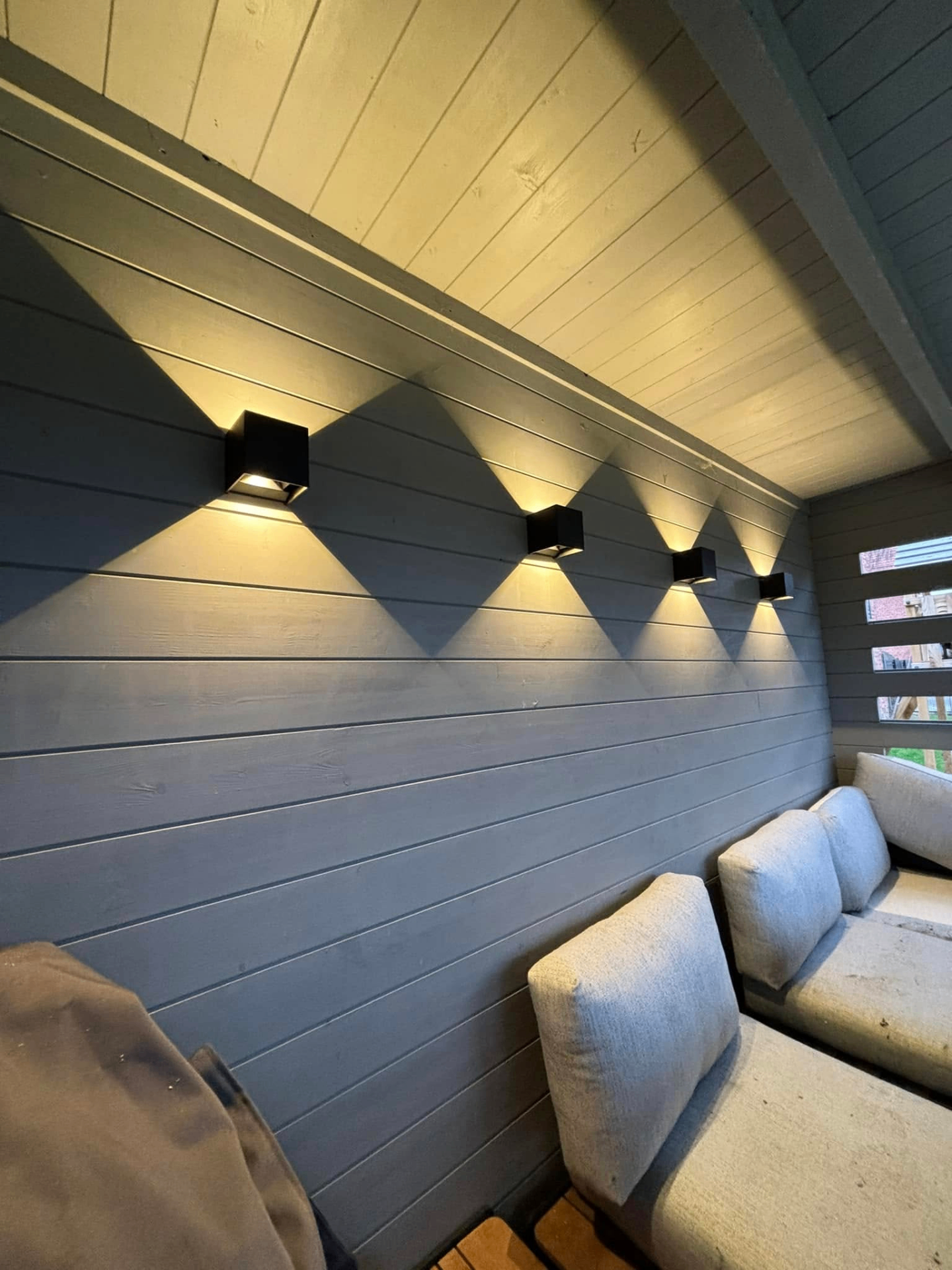 Sfeervolle wandverlichting buitenkamer